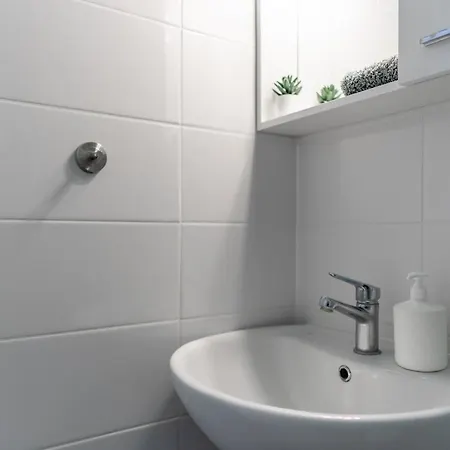 By The Sea - 23334 Apartman *
