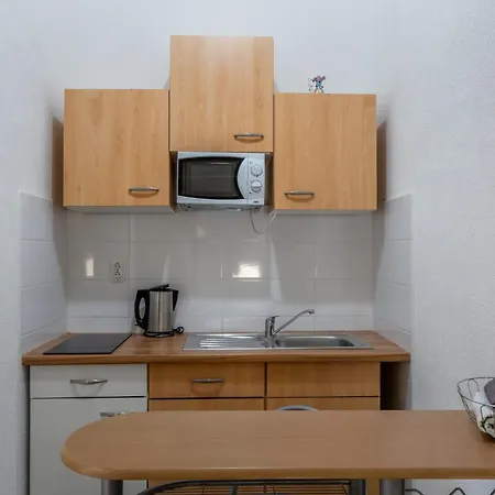 Apartman By The Sea - 23334 *