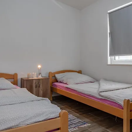 By The Sea - 23334 Apartman