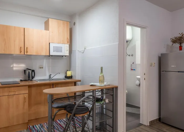 Apartment By The Sea - 23334