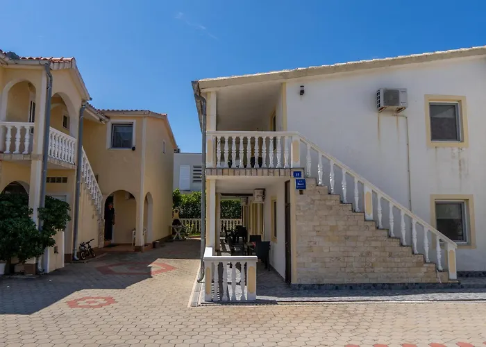 Apartment By The Sea - 23334 Vir